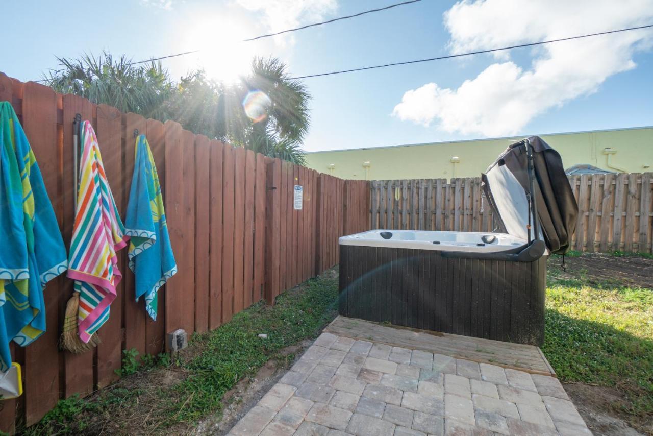 Sunset Serenity - 3Br Beach Townhome With Outdoor Patio - New Hot Tub, Steps To Ocean Fun! ملبورن بيتش المظهر الخارجي الصورة